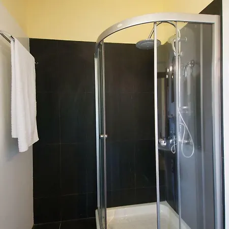 Villa Sleeps 5