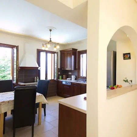 Sleeps 5 Villa