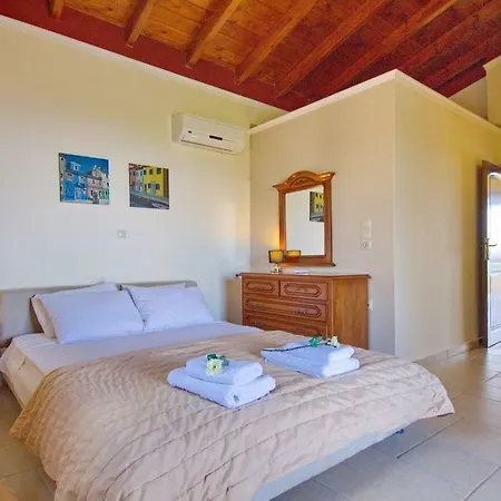 Sleeps 5 *