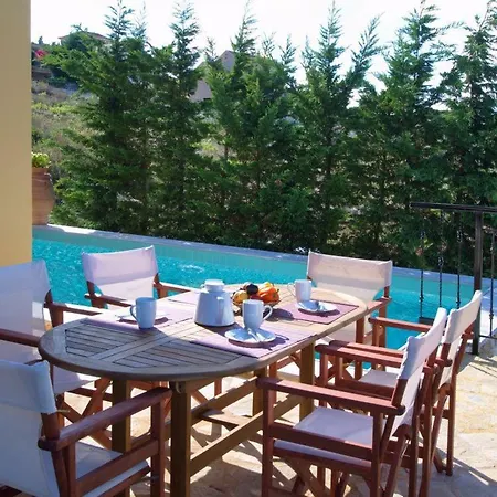Sleeps 5 Katsaráta