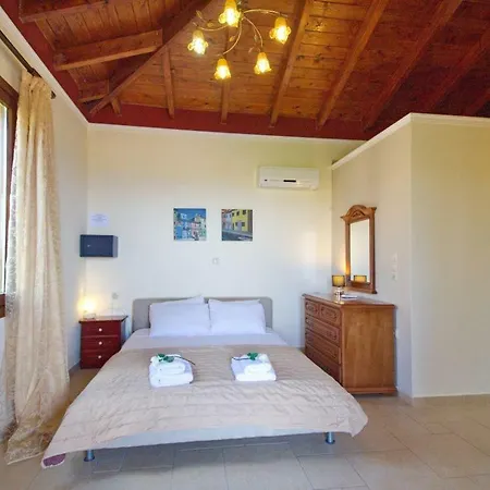 Sleeps 5 Villa Katsaráta