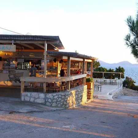 Villa Sleeps 5 Katsaráta