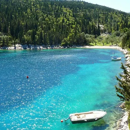 Villa Sleeps 5 *